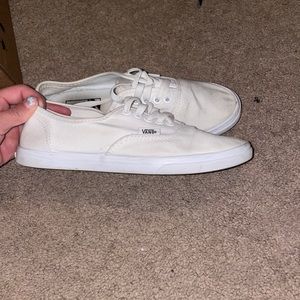 White low top Vans Women’s 6.5 Men’s 5
